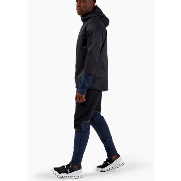 On Black Navy Insulator Jacket Size M - Picture 10 of 11